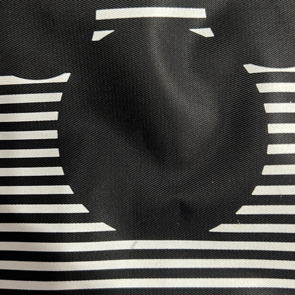 Like new Walt Disney World bag - Picture 9 of 9